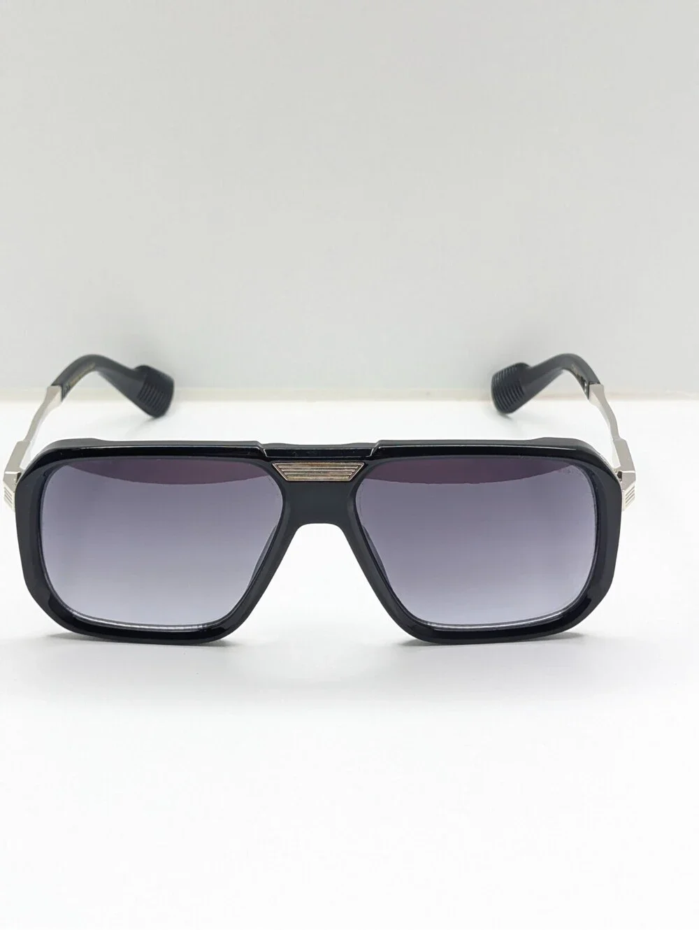 Manhattan 8MH87072 Smoke Gradient Lens Black Aviator Frame Men’s Sunglasses